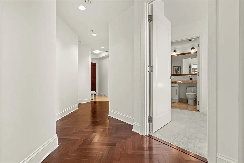 1 Charles St S #6A - Photo 6 of 8