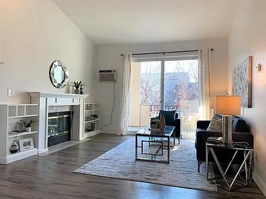 125 Hobson St - Photo 2 of 10