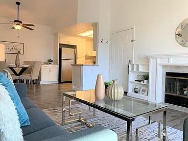 125 Hobson St - Photo 3 of 10