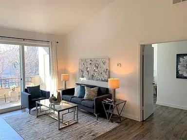 125 Hobson St - Photo 6 of 10