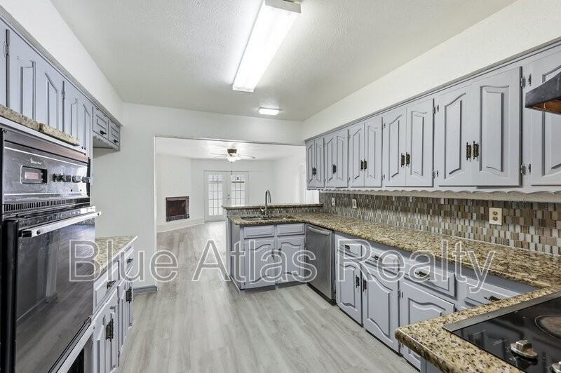 7747 Dentcrest Dr - Photo 7 of 19
