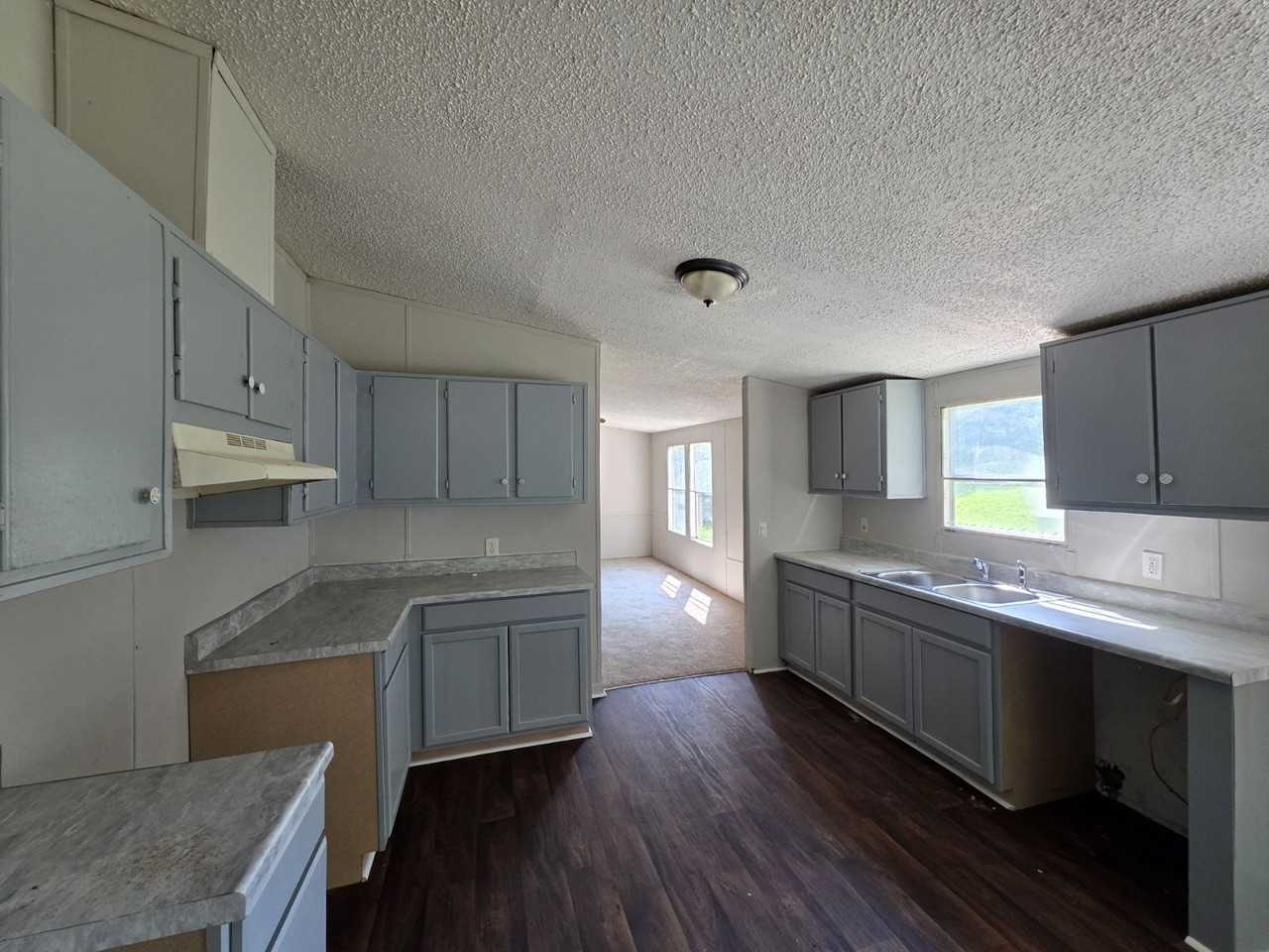 222 Park West Dr - Photo 3 of 7