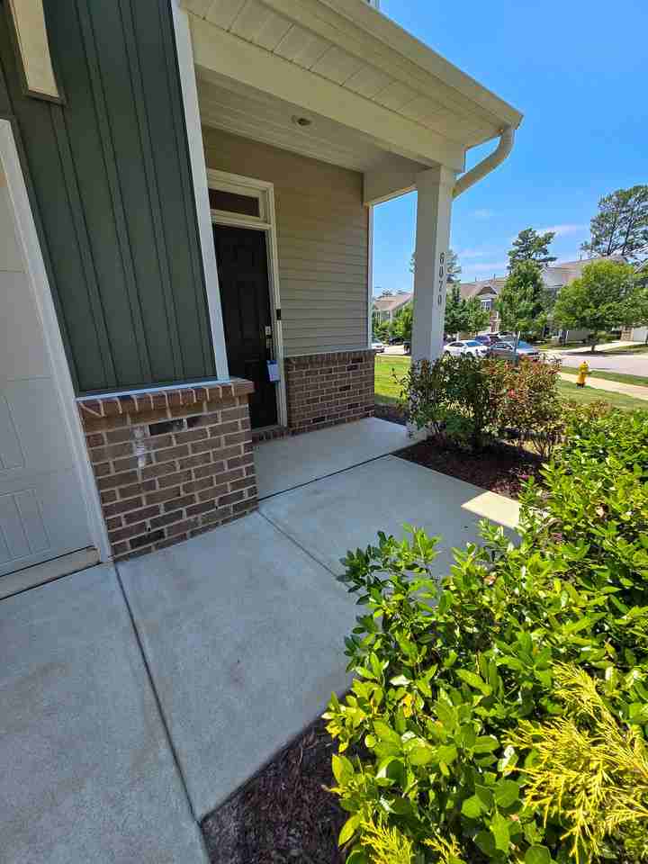 6070 Beale Loop - Photo 3 of 35