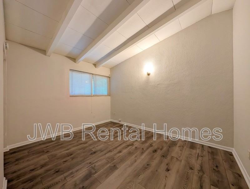6221 Terry Parker Dr N - Photo 7 of 18