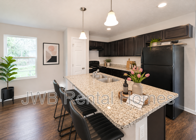 7700 Dandy Ave - Photo 3 of 12