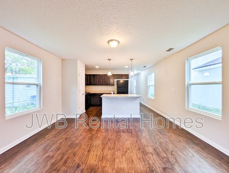 7700 Dandy Ave - Photo 4 of 12