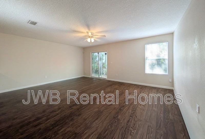 7141 Timmerman Ln - Photo 4 of 17