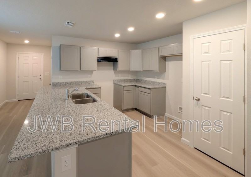 8305 Galveston Ave - Photo 2 of 18