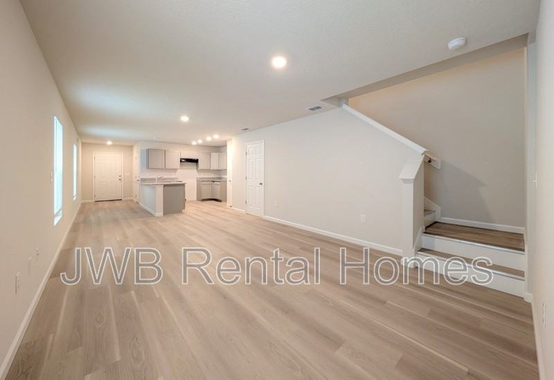 8305 Galveston Ave - Photo 4 of 18