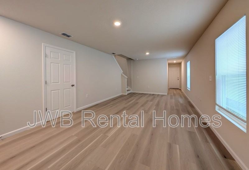 8305 Galveston Ave - Photo 5 of 18