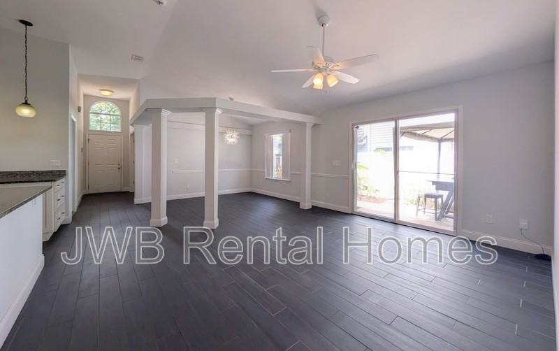 1649 Ocean Pond Ct - Photo 5 of 21