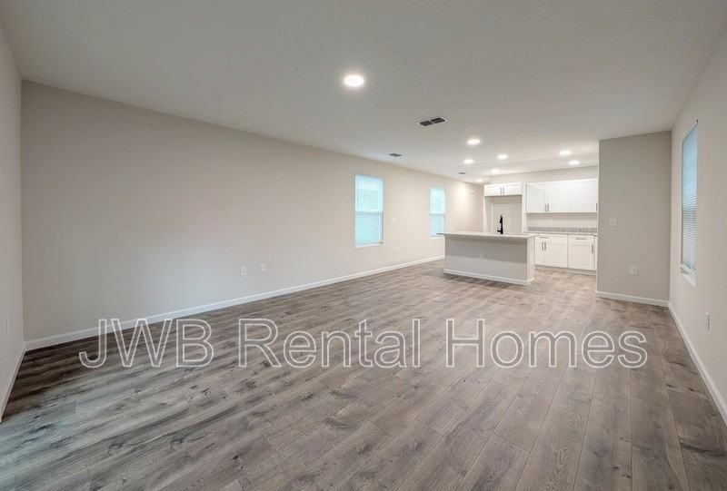 8599 Galveston Ave - Photo 4 of 17