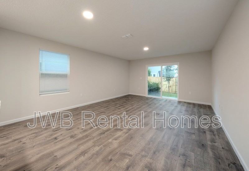 8599 Galveston Ave - Photo 5 of 17