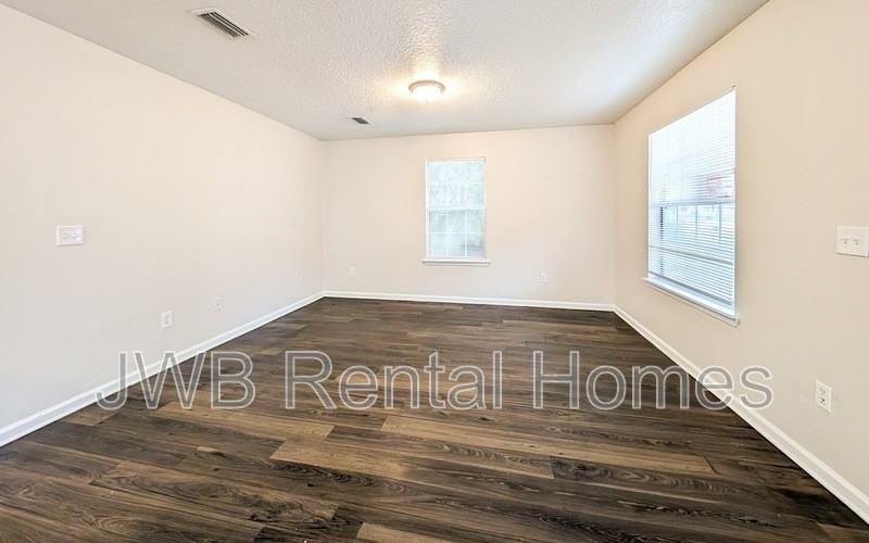 9315 1st Ave - Photo 6 of 12