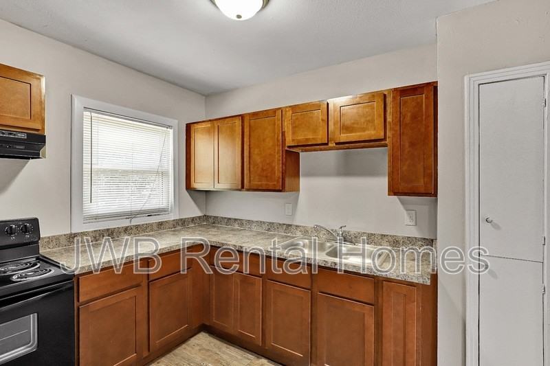 31 W 45th St - Photo 4 of 21