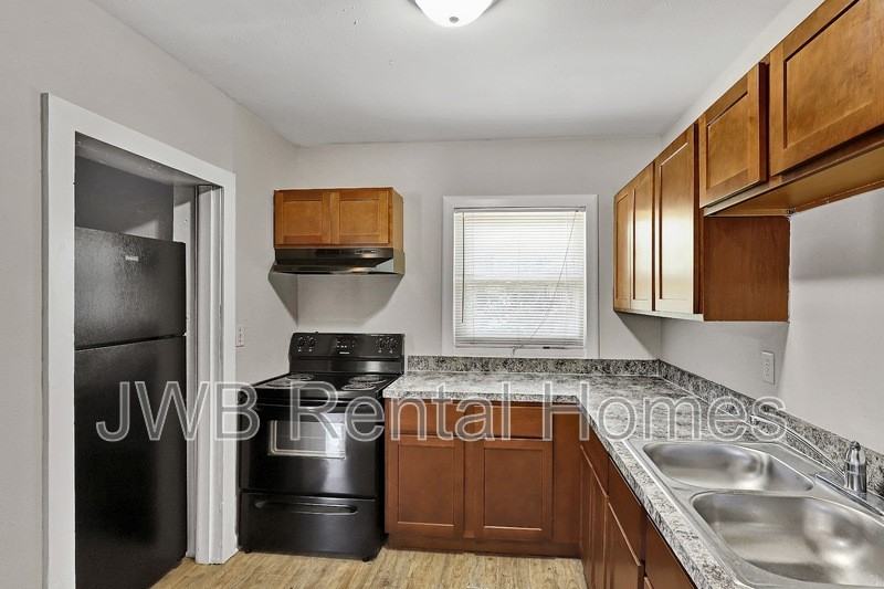 31 W 45th St - Photo 5 of 21