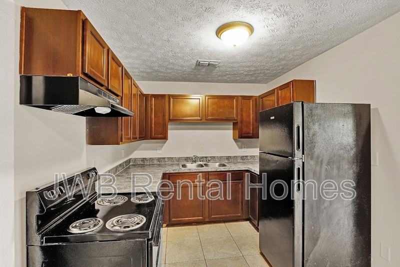 4705 Portsmouth Ave - Photo 2 of 21