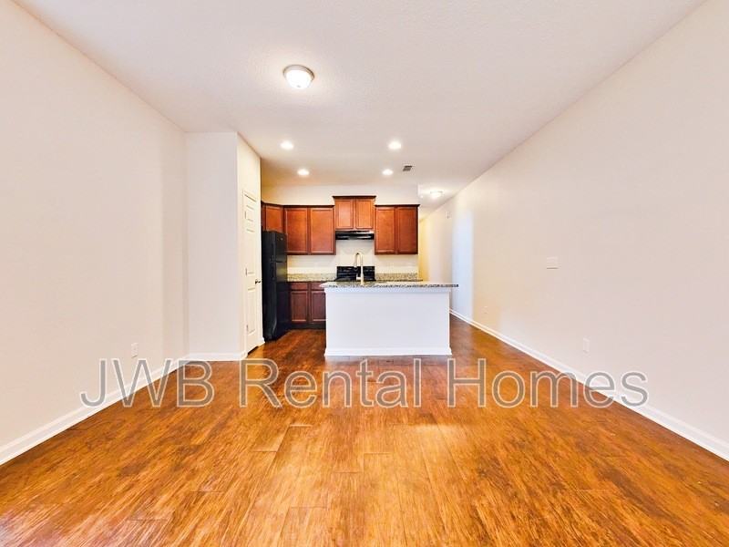 3313 Post St - Photo 4 of 11