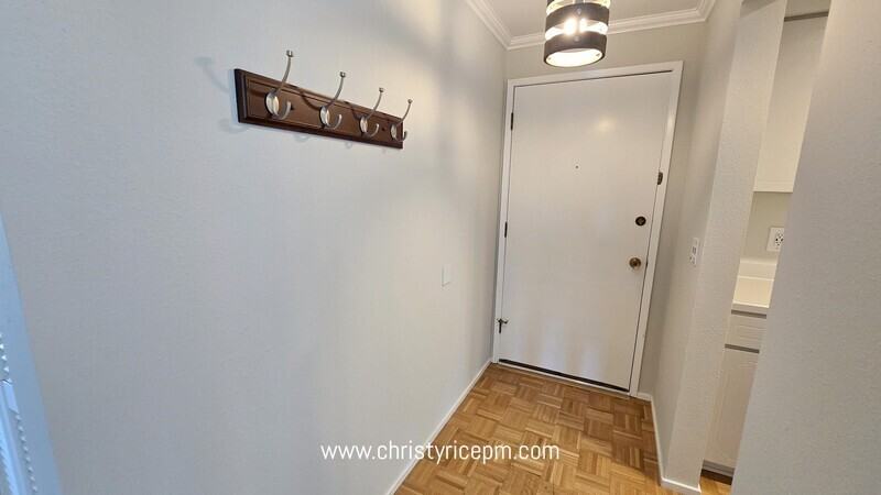 11010 Ne 68th St #627 - Photo 5 of 19