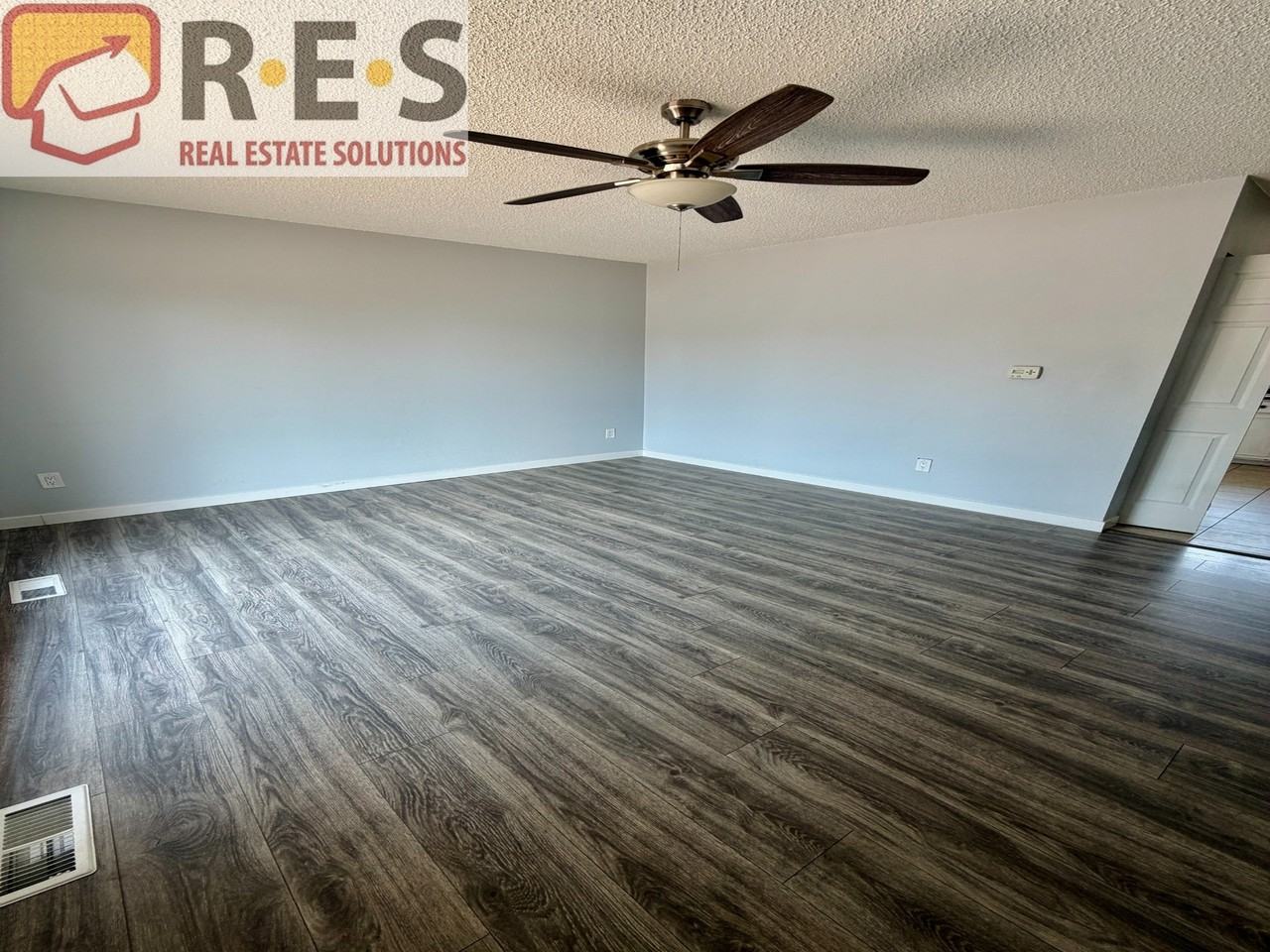 4691 Newton Dr - Photo 6 of 14