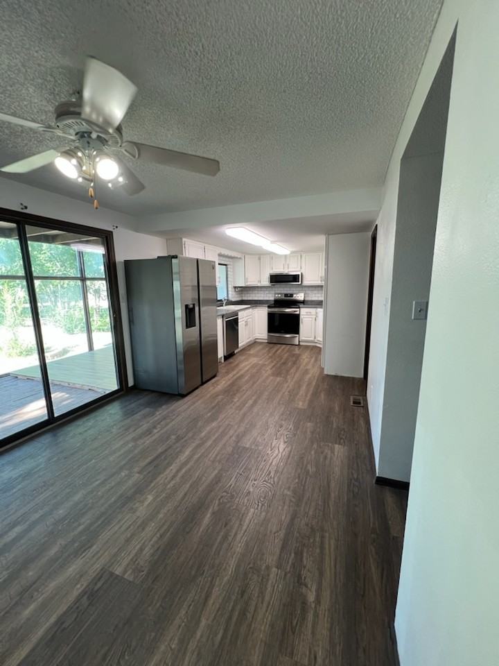 1544 Sherman Ave - Photo 4 of 15
