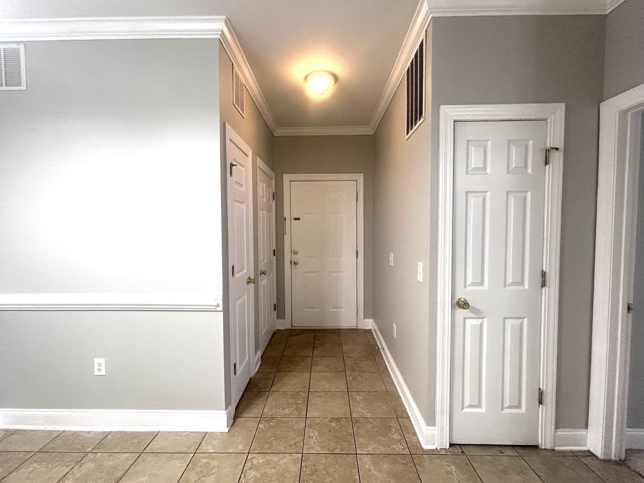 2041 Silvercrest Dr #B - Photo 4 of 28