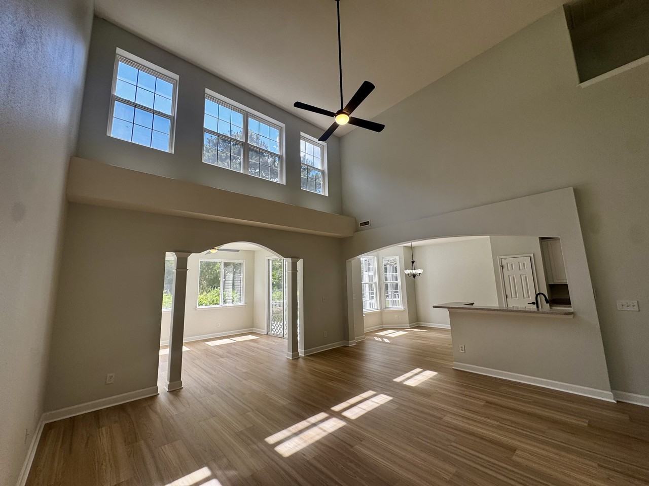 2352 Seneca Ridge Dr - Photo 4 of 50