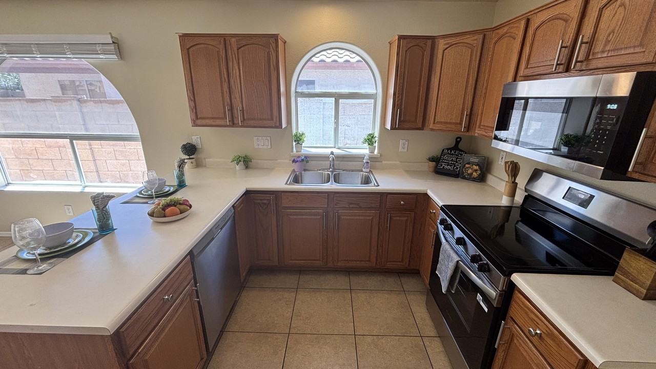 12721 W Palm Ln - Photo 7 of 23