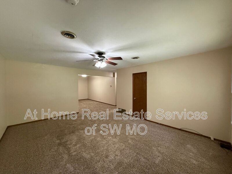 1920 Bellerive Dr - Photo 2 of 10