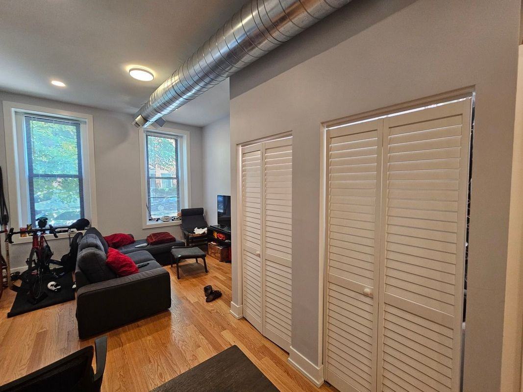 1415 W Erie St - Photo 6 of 13