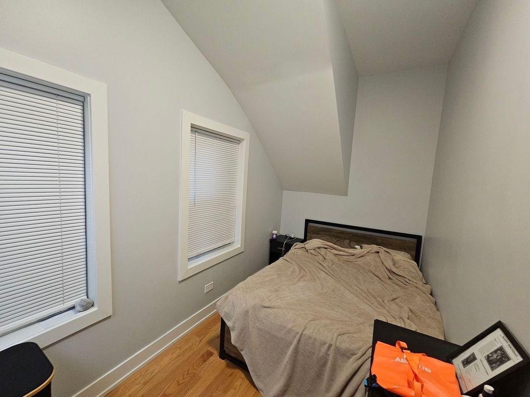 1415 W Erie St - Photo 7 of 13