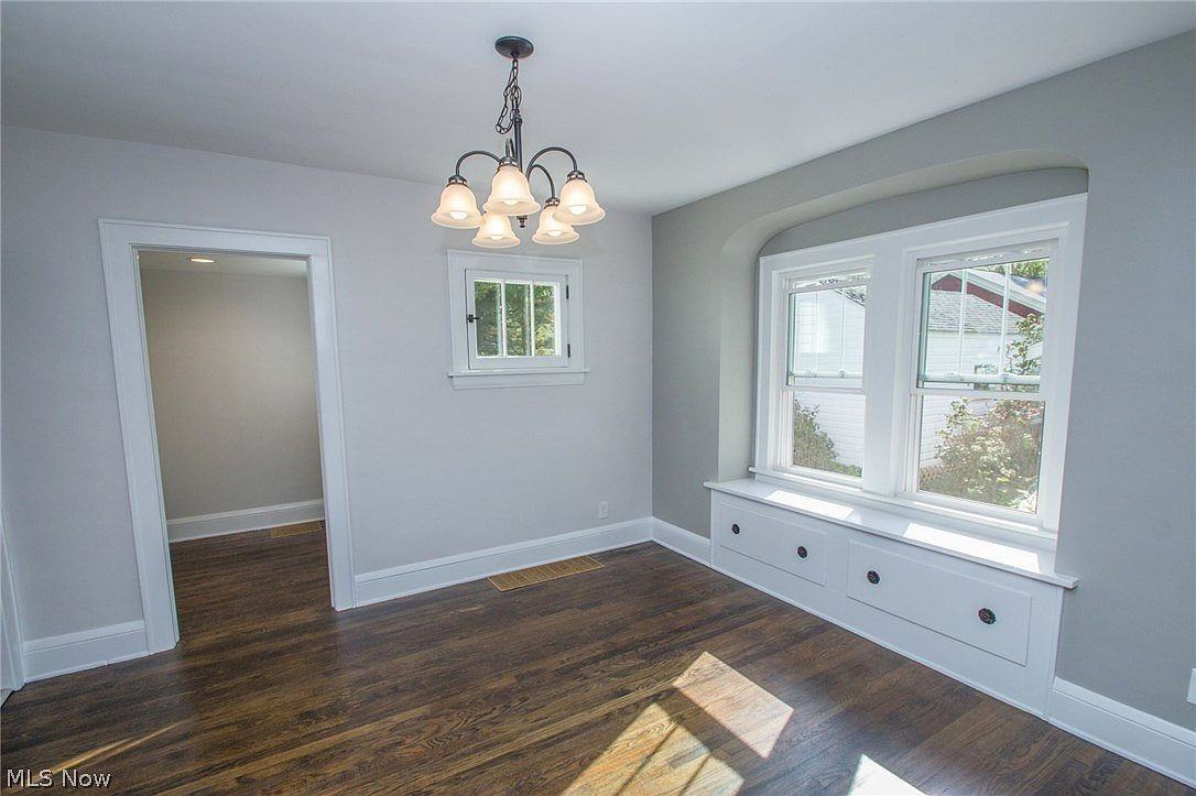 1923 14th St - Photo 5 of 28