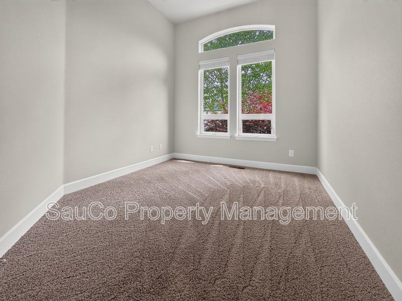 3453 Se Hare Ave - Photo 3 of 23