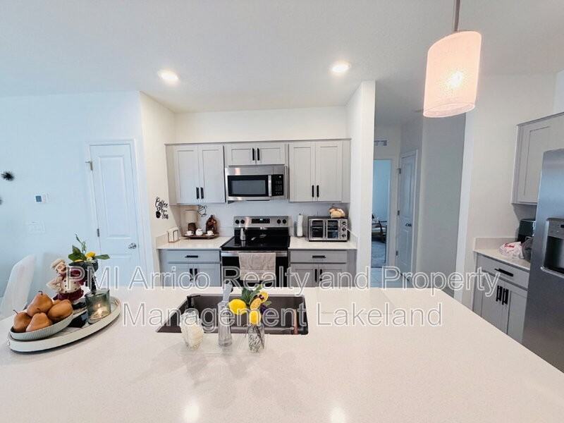 2715 Gentle Rain Dr - Photo 3 of 22