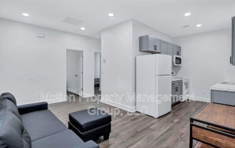 700 Carmen Ave #A2 - Photo 3 of 12