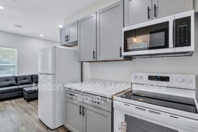 700 Carmen Ave #A2 - Photo 6 of 12