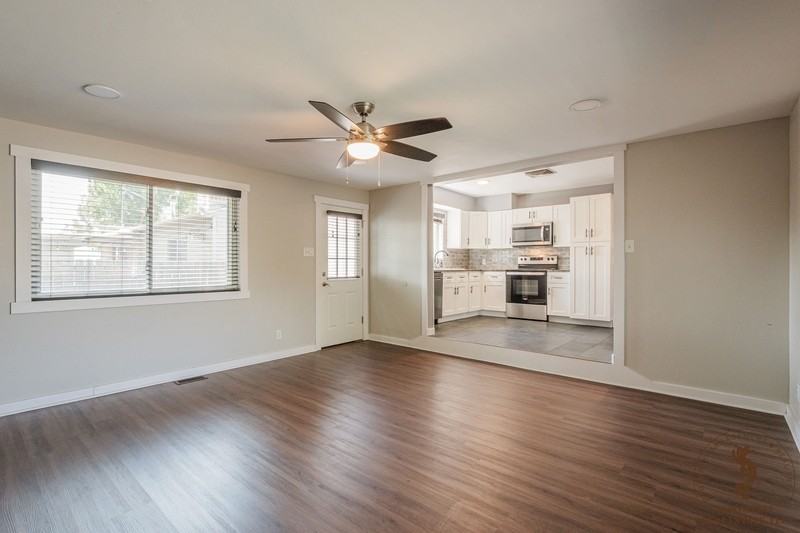 2118 N 22nd St - Photo 5 of 21