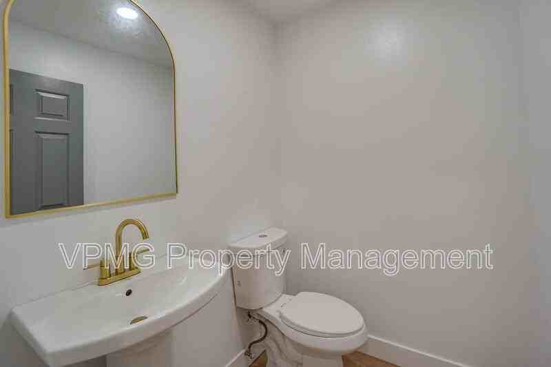 423 Nw 153rd St - Photo 7 of 36