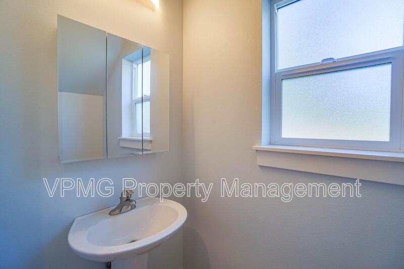 10703 Ne 70th St #1 - Photo 4 of 32