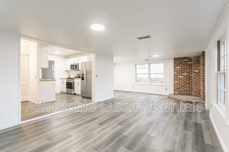 805 Landing Rd N - Photo 2 of 25
