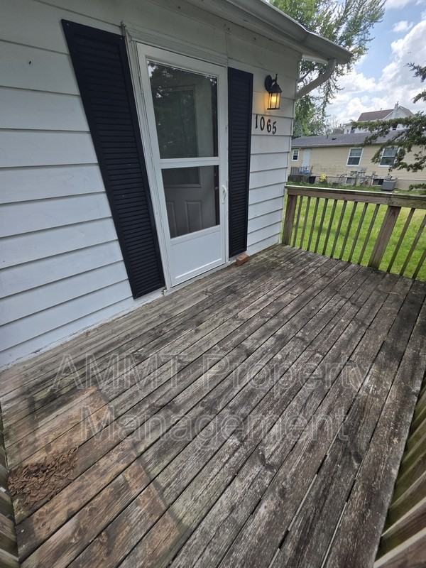 1065 3rd St - Photo 2 of 6