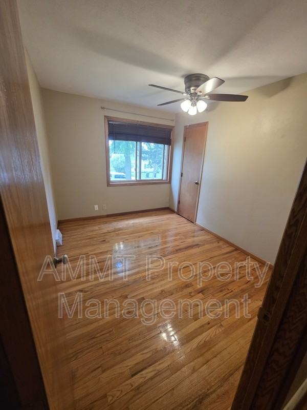 1065 3rd St - Photo 5 of 6