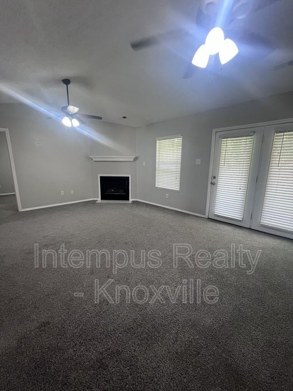 1013 Ashley Michelle Ct - Photo 6 of 27