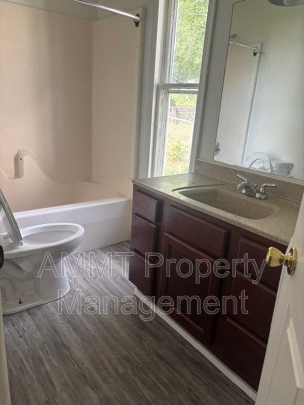 1838 J Ave Ne - Photo 6 of 7