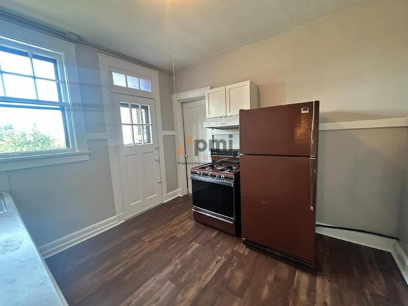 710 Perry St #8 - Photo 4 of 24