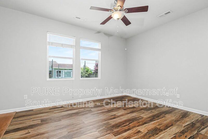 407 Greywood Ln - Photo 4 of 22