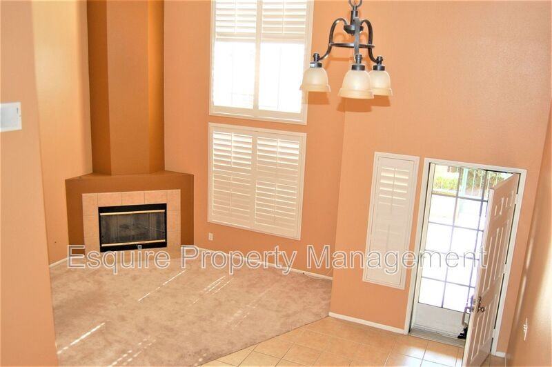 1255 Jamaica Ln - Photo 2 of 13
