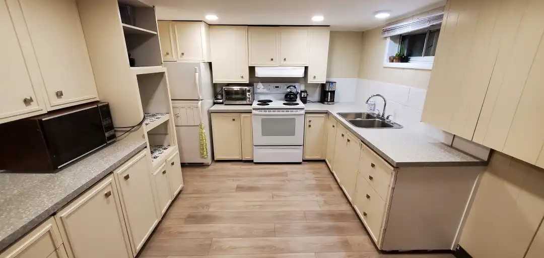 195 Morley Ave #B - Photo 3 of 5
