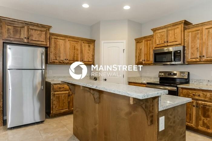 523 S Poplar St - Photo 6 of 17