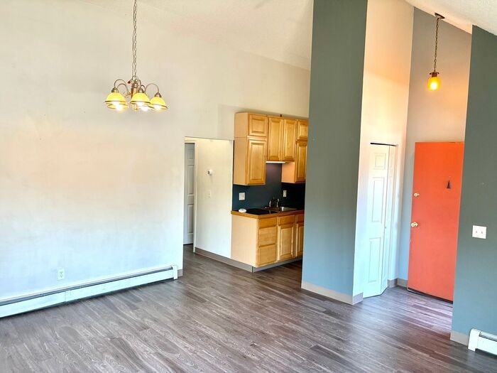 1925 Pecan St #A - Photo 4 of 21